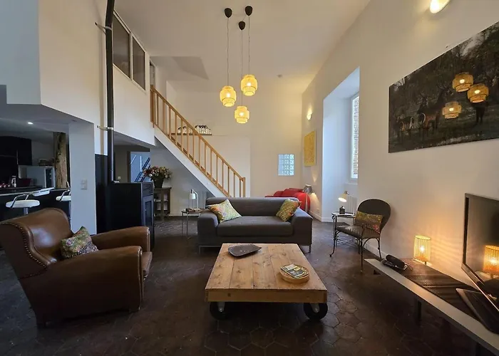 Monument Historique Renove Avec Gout Et Jardin *