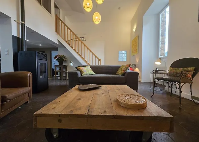 Monument Historique Renove Avec Gout Et Jardin * Verneuil d'Avre et d'Iton