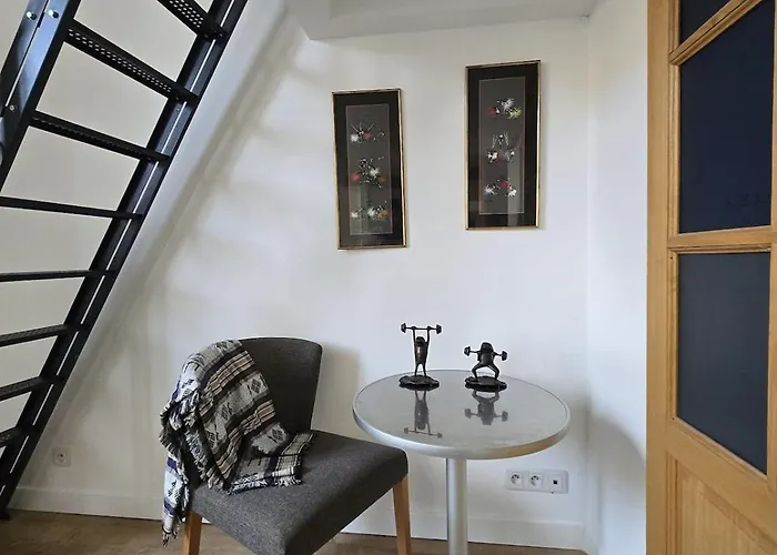 Apartment Monument Historique Renove Avec Gout Et Jardin