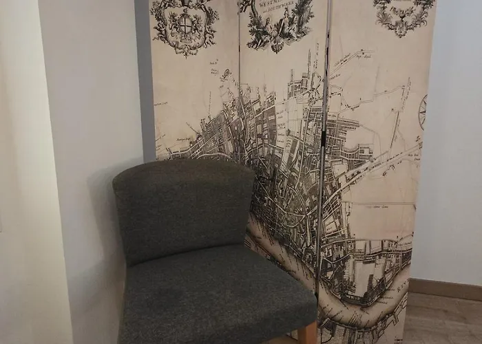 Monument Historique Renove Avec Gout Et Jardin * Verneuil d'Avre et d'Iton