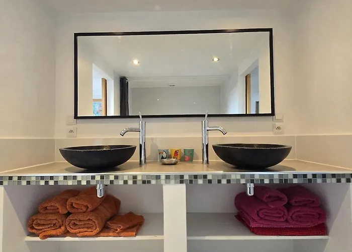 Apartment Monument Historique Renove Avec Gout Et Jardin Verneuil d'Avre et d'Iton