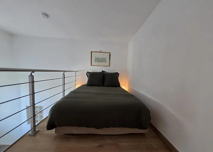 Monument Historique Renove Avec Gout Et Jardin *