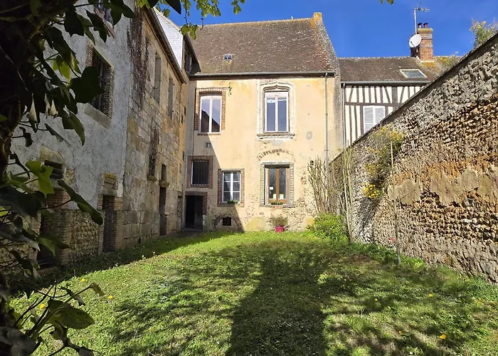 Monument Historique Renove Avec Gout Et Jardin Apartment *